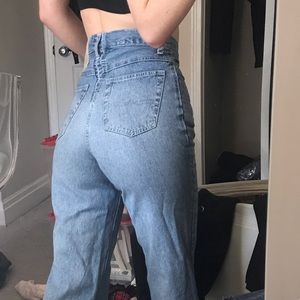 VINTAGE EMBROIDERED HIGH WAISTED JEANS